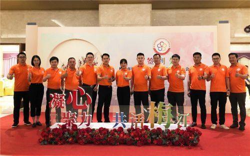 花儿为什么这样红--梅江区新的社会阶层人士联合会成立两周年侧记